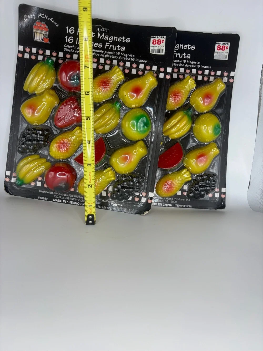 16-Piece Yellow & Red Fruit Magnets